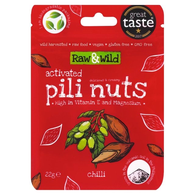 Raw & Wild Activated Pili Nuts Chili Organic 22g Botiga
